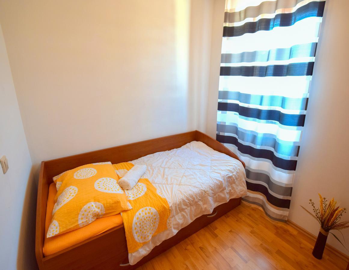 מאלינסקה Apartments Ivanka מראה חיצוני תמונה