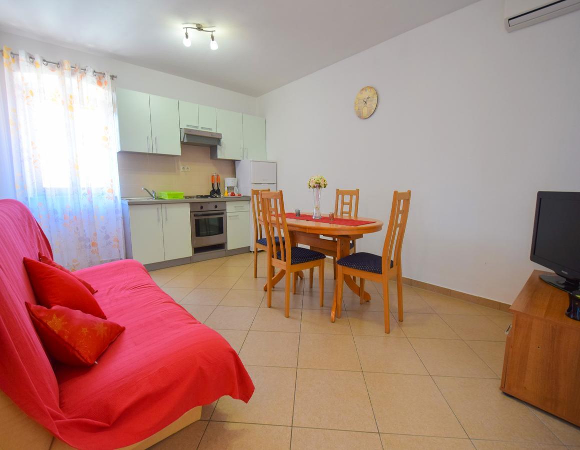 מאלינסקה Apartments Ivanka מראה חיצוני תמונה