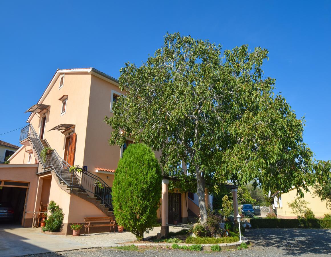 מאלינסקה Apartments Ivanka מראה חיצוני תמונה