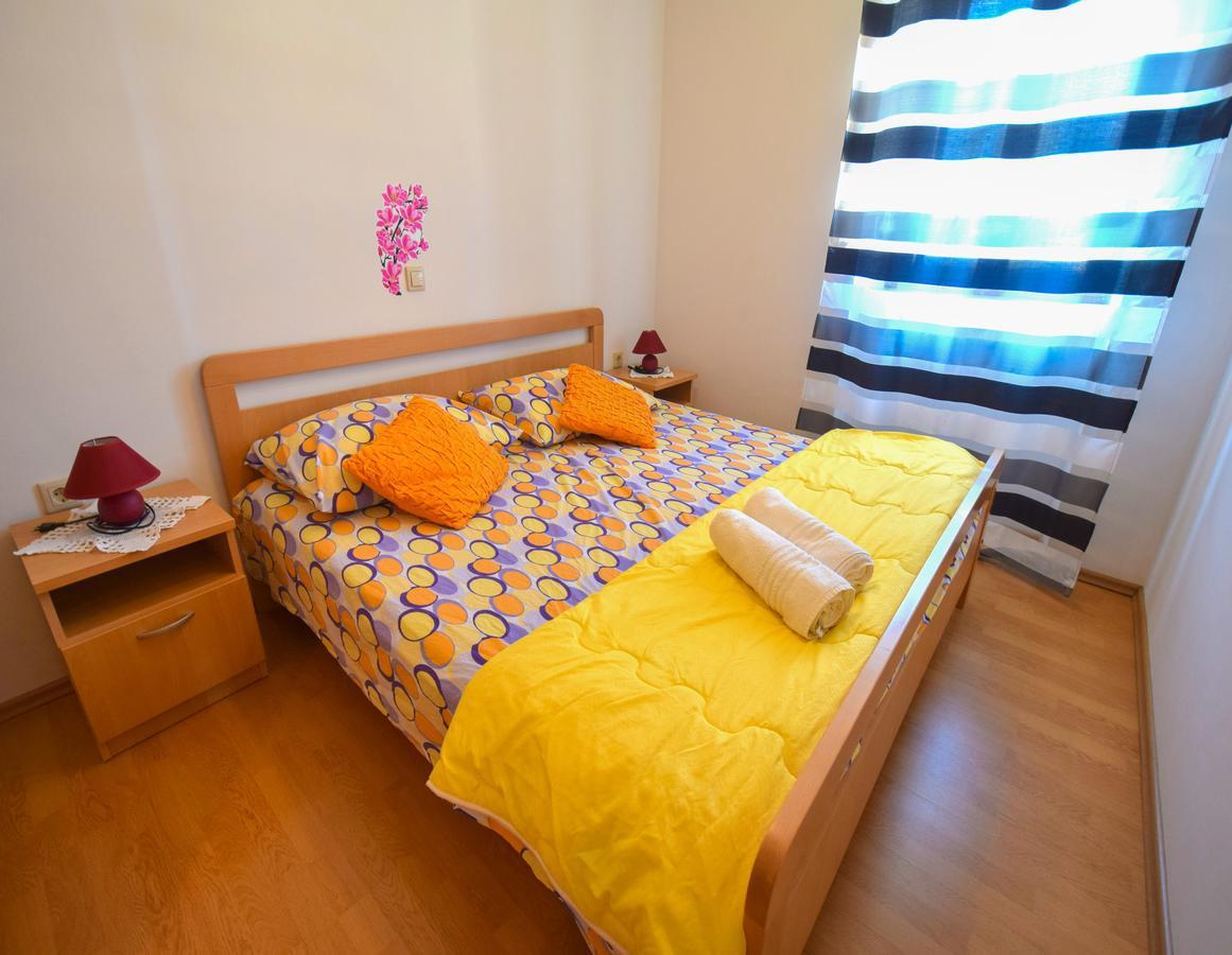 מאלינסקה Apartments Ivanka מראה חיצוני תמונה